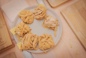 Rome: Pasta & Tiramisu Cooking Class in Piazza Navona