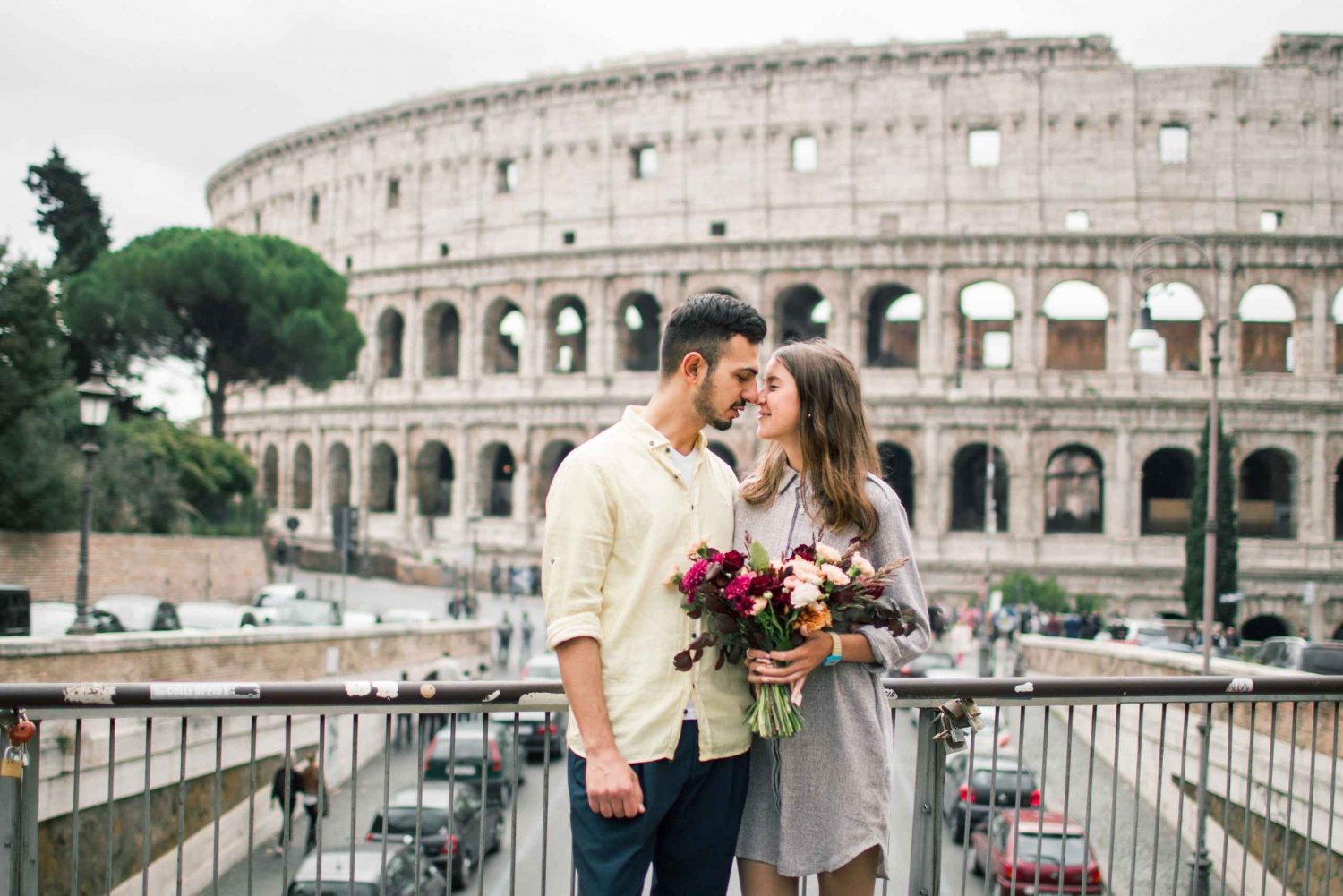 Rome: Personalized Photoshoot outside the Colosseum