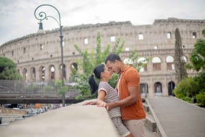 Rome : séance photo personnalisée à l'extérieur du Colisée