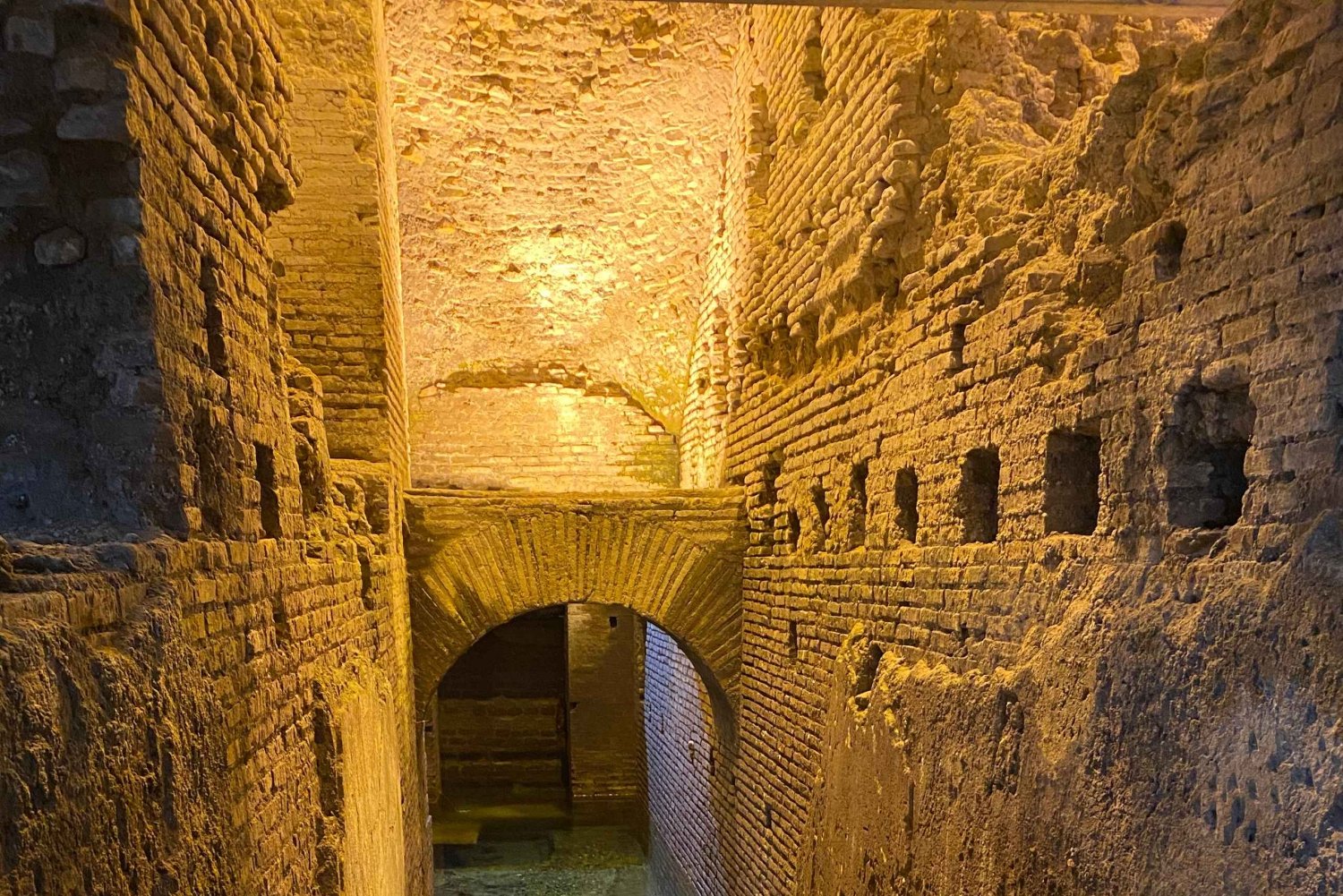 Rome: Piazza Navona and Trevi District Underground Pass