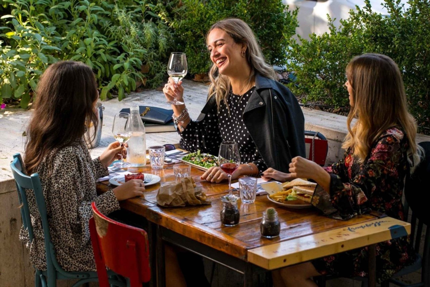 Rome: Piazzas and Fountains Sunset Tour with Aperitivo