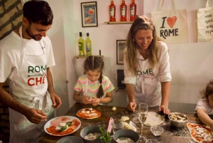 ローマ：コロッセオ近郊でのピザとティラミスクッキングクラス