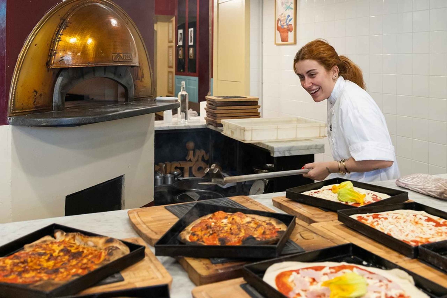 Roma: Clase de Cocina de Pizza y Tiramisù con Copa de Vino