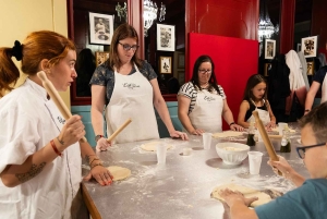 Roma: Clase de Cocina de Pizza y Tiramisù con Copa de Vino