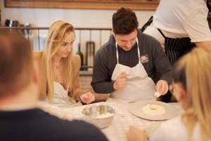 Rooma: Pizzan valmistuskurssi Piazza Navonalla juomien kera