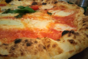 Roma: corso di pizza e tiramisù con vino d'autore a volontà