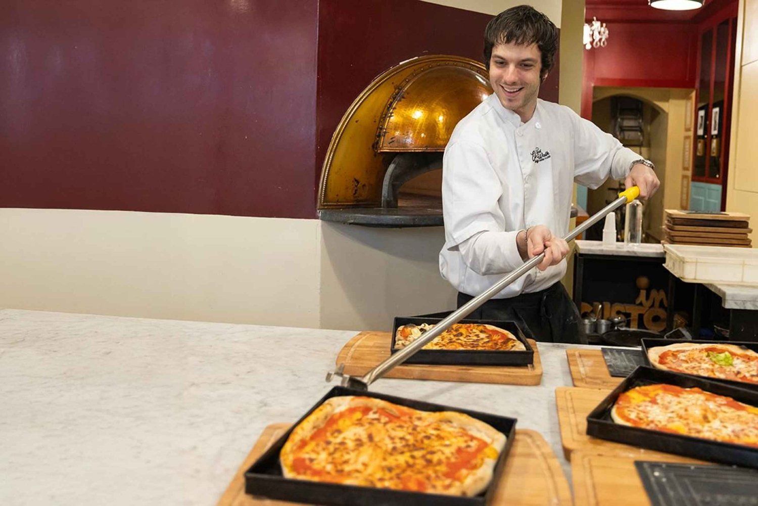 Roma: Corso di pizza e tiramisù con vino e limoncello