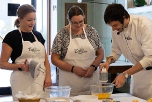 Roma: Corso di pizza e tiramisù con vino e limoncello