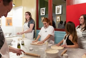 Roma: Corso di pizza e tiramisù con vino e limoncello