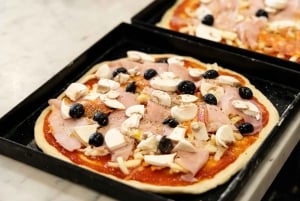 Roma: Corso di pizza e tiramisù con vino e limoncello