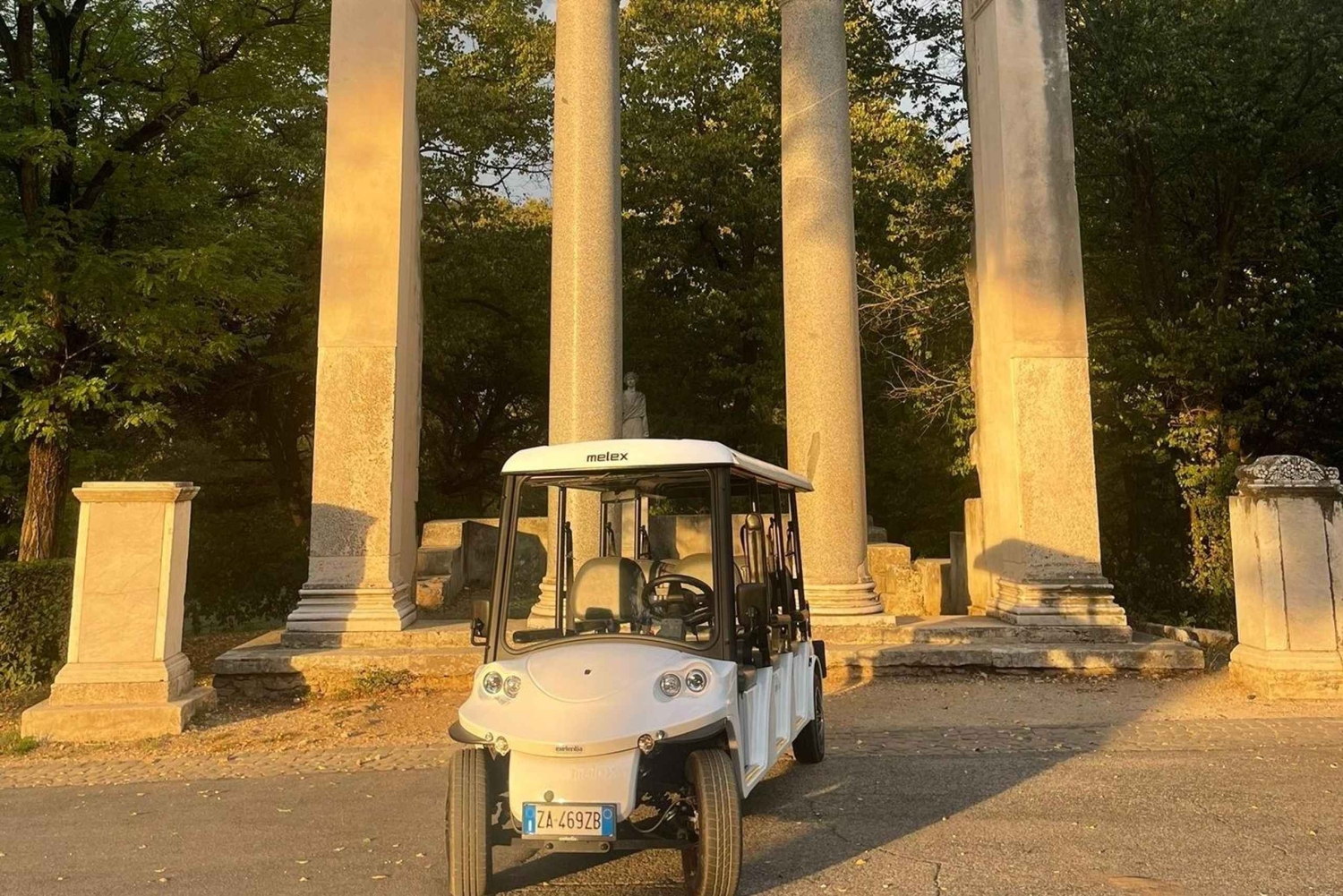 ローマ：ゴルフカートによるプライベート市内観光ツアー