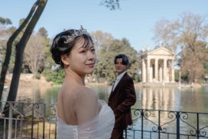 Rome: Private photoshoot at the Trevi Fountain Golden Hour