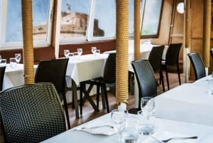 ローマ：アペリティフ付き川クルーズ