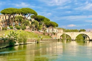 Rome Squares and Fountains Tour & River Boat Hop On Hop Off