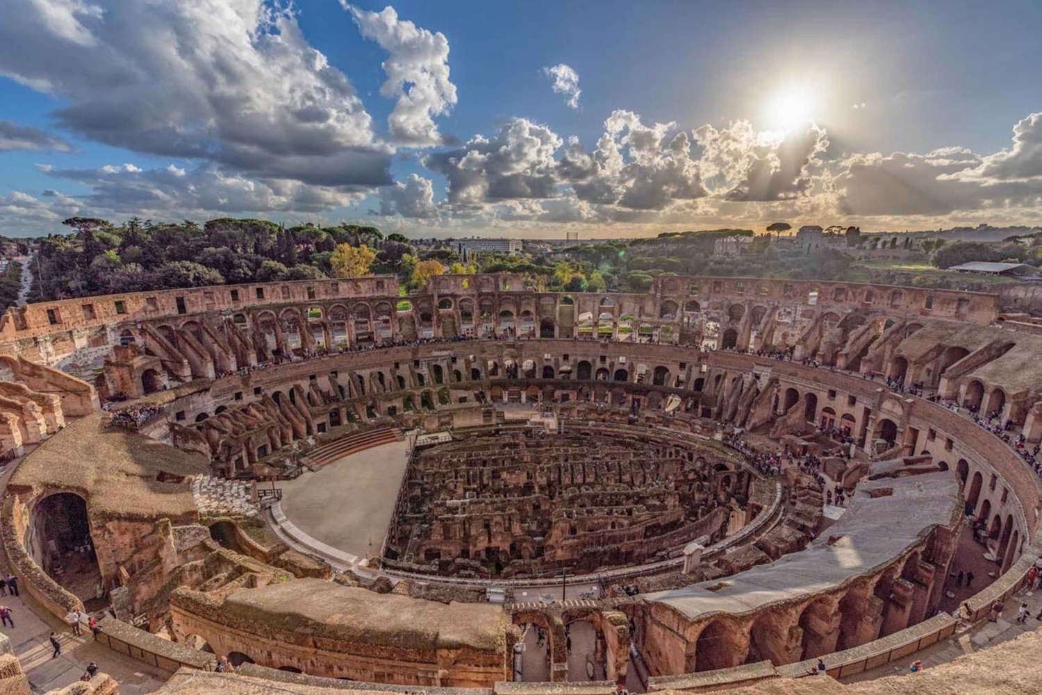 Rome: Roman Piazzas with Colosseum and Roman Forum Tour