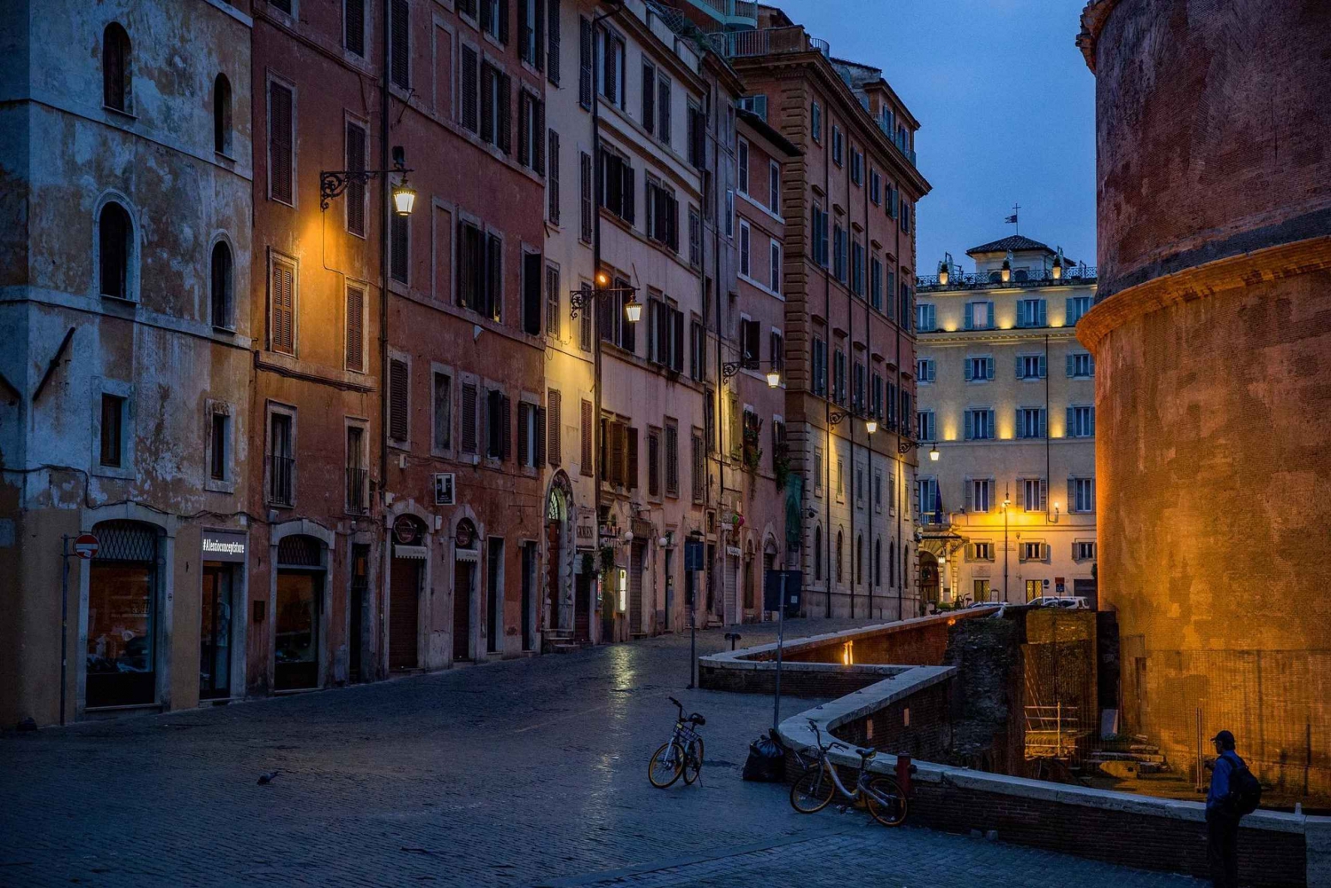 Rome: Evening Walking Tour by Moonlight