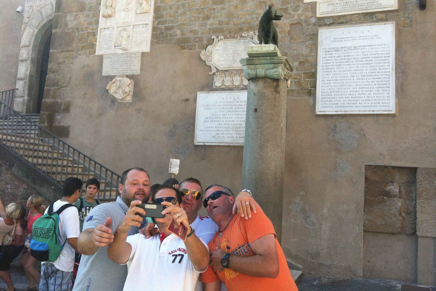 Rome: Fun Treasure Hunt with Prizes around the City Center