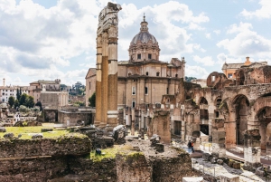 Rome: Colosseum, Forum & Palatine Tour + Arena Option