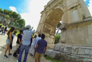 Rome: Skip-the-Line Roman Forum, Palatine & Colosseum Tour