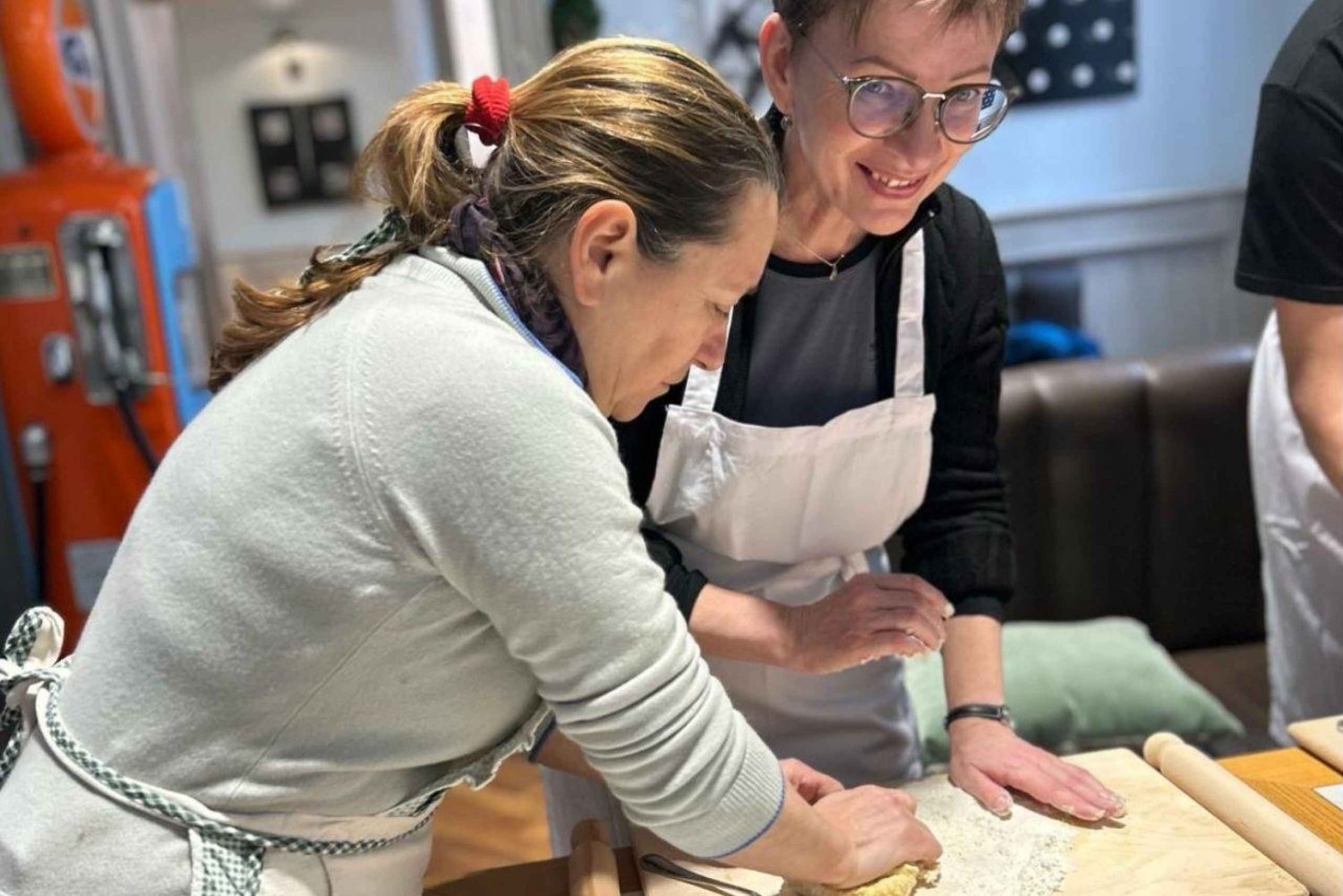 Rome: Small Group Pasta cooking class near Piazza Navona