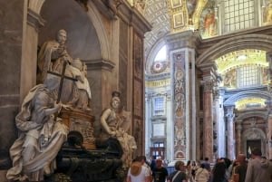 Roma: Visita à Basílica de São Pedro, La Pietà e Túmulos Papais