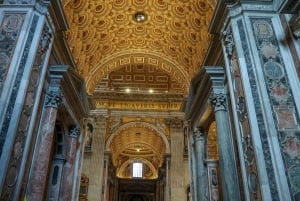 Roma: Visita à Basílica de São Pedro, La Pietà e Túmulos Papais