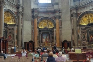 Roma: Visita à Basílica de São Pedro, La Pietà e Túmulos Papais