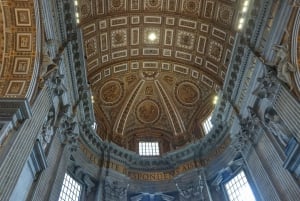 Roma: Visita à Basílica de São Pedro, La Pietà e Túmulos Papais