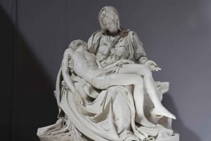 Roma: Visita à Basílica de São Pedro, La Pietà e Túmulos Papais