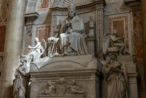 Roma: Visita à Basílica de São Pedro, La Pietà e Túmulos Papais