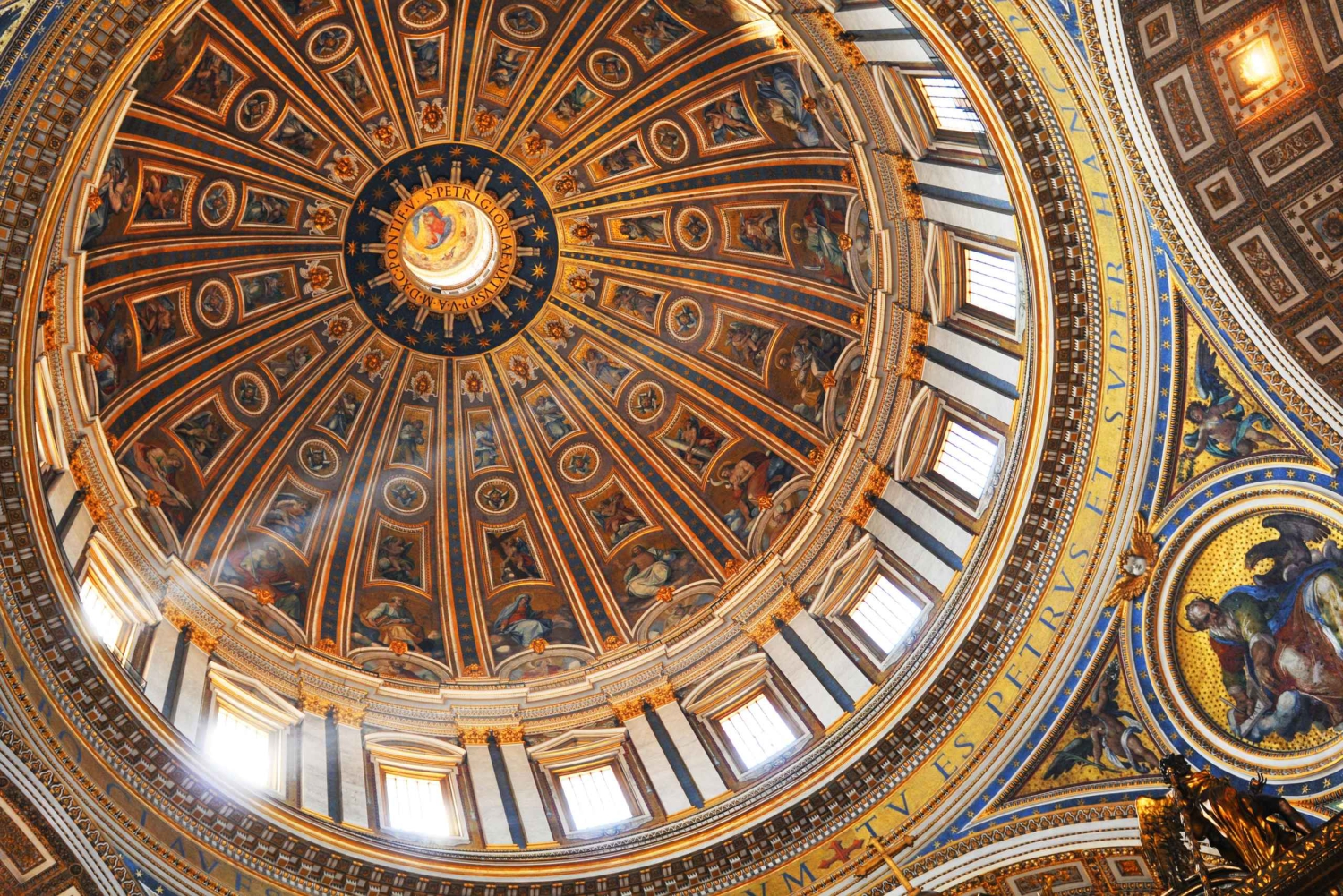 ローマサン・ピエトロ大聖堂ツアー（ドームリフト付き