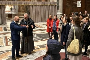 Rome: Guided Tour of St. Peter's Basilica and Papal Tombs