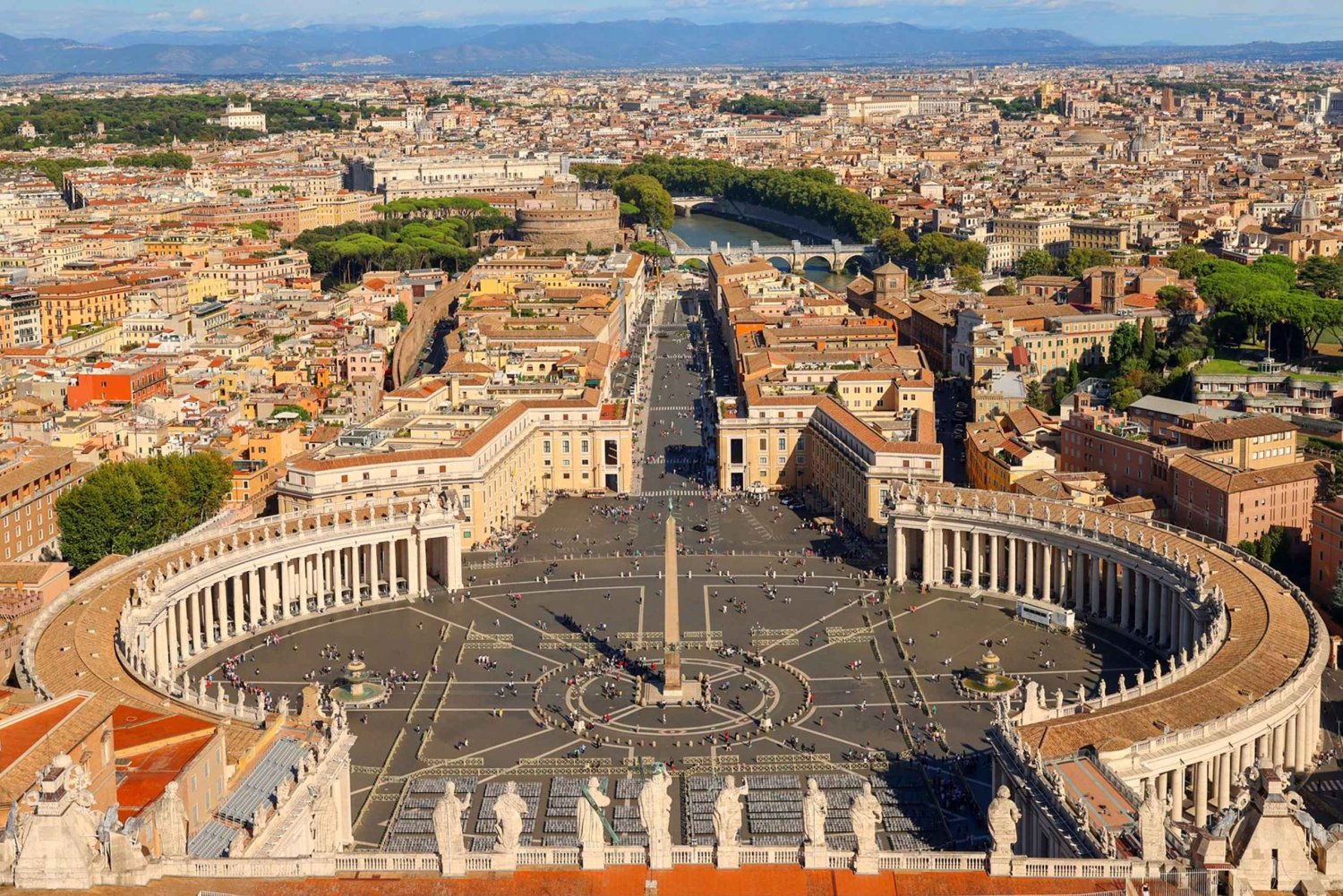 Rome: St. Peter's Basilica, La Pietà, and Papal Tombs Tour