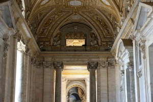 Rom: Tur til Peterskirken, La Pietà og de pavelige grave