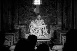 St.Peter's Basilica & Vatican Grottoes: Guided Tour in Rome