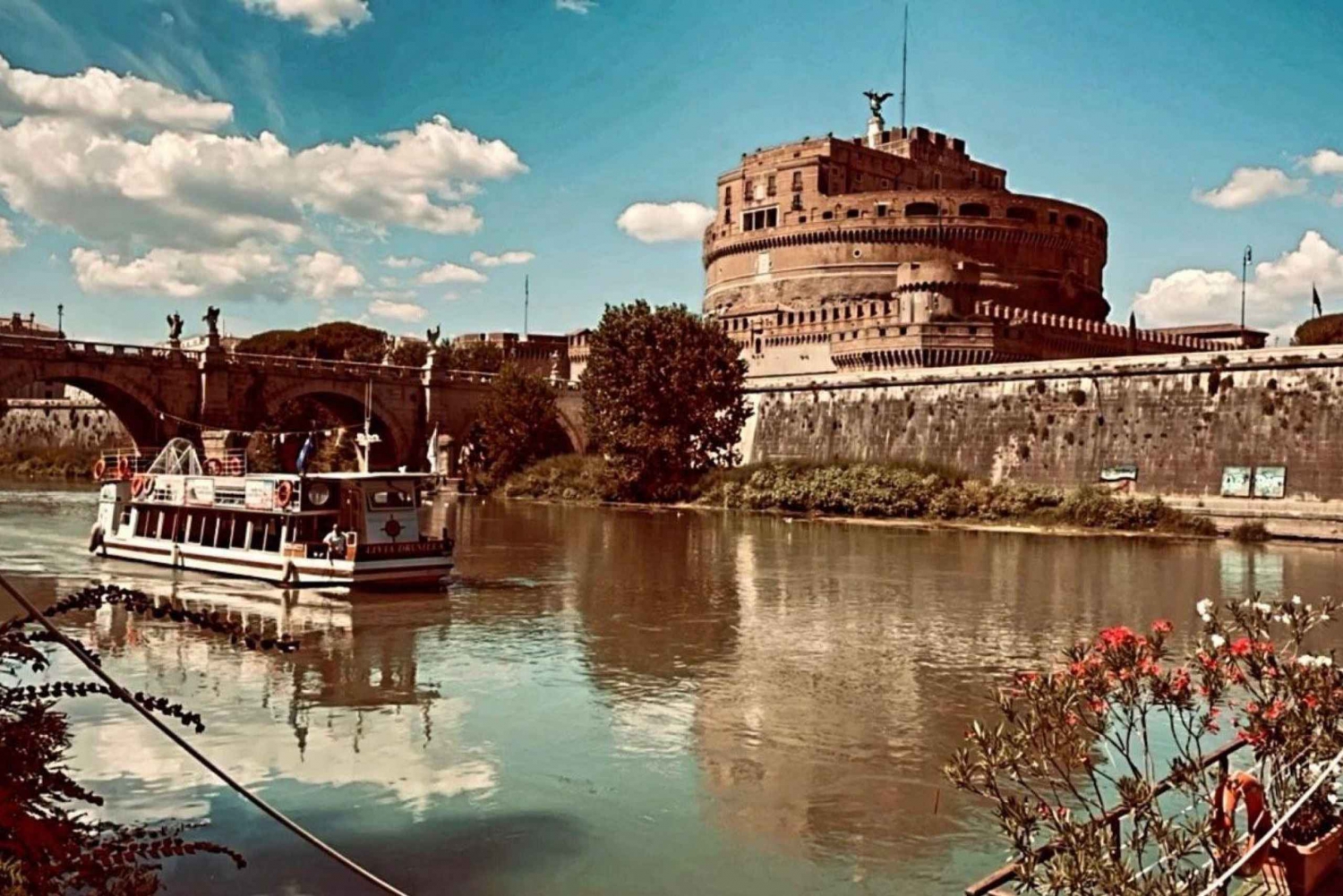 Rome: Tiber River Cruise & Lunch at Timo Restaurant