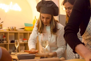 Rome: Tiramisu and Pasta Cooking Class near the Colosseum