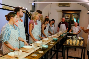 Rome: Tiramisu and Pasta Cooking Class near the Colosseum