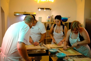 Rzym: lekcja gotowania tiramisu i makaronu w pobliżu Koloseum