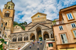 ローマからアマルフィ海岸：列車と船で楽しむ絶景日帰りツアー