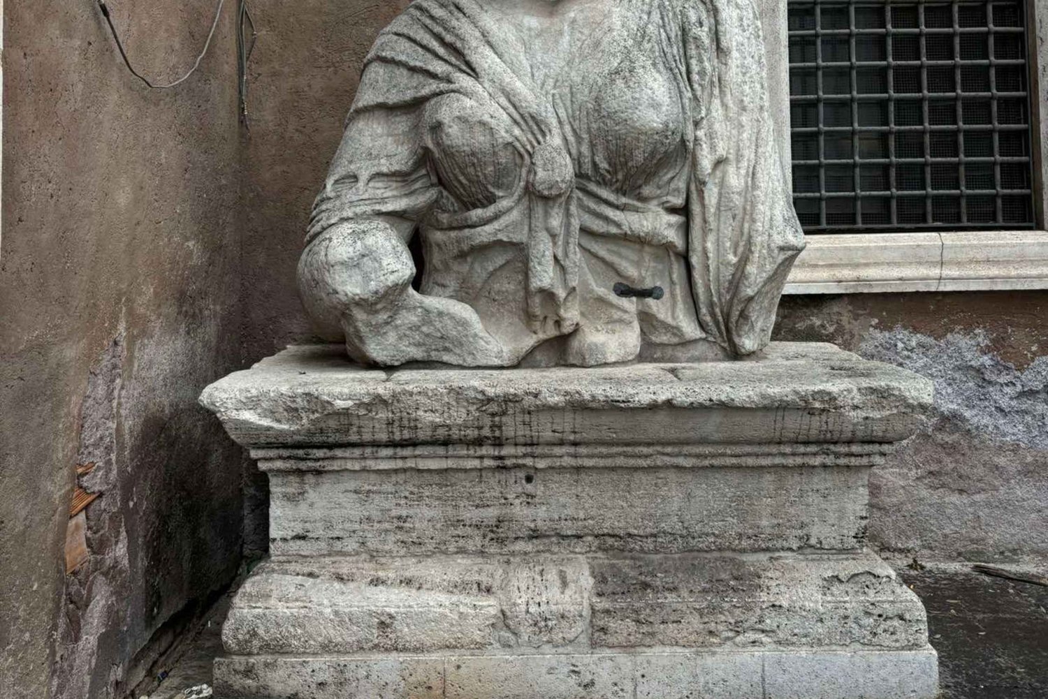 Rome: Tour of the Roman Forum, Trevi Fountain, Pantheon, and much more