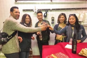 Rom: Trastevere Trastevere & Tiber Island Street matupplevelse vid solnedgången