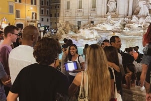 Roma: recorrido a pie nocturno bajo la luz de la luna