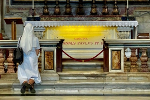 Rome: Vatican and Sistine Chapel Tour with VIP Entrance