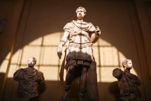 Rooma: Vatikaanin museot ja Sikstuksen kappeli varhain aamulla