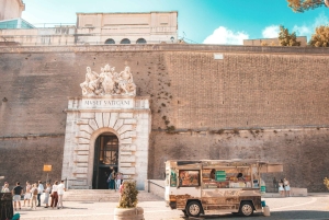 ローマバチカン美術館とシスティーナ礼拝堂イブニングガイドツアー