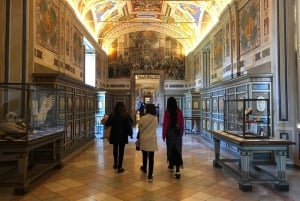 Rome: Vatican Museums & Sistine Chapel Ticket with Host