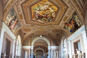 Rome: Vatican Museums, Sistine Chapel Tour and St. Peter's