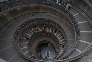 Rooma: yksityinen kierros Vatikaanissa suoralla sisäänpääsyllä ja asiantuntevalla oppaalla