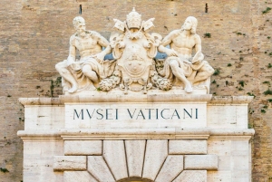 ローマ：バチカン美術館、システィーナ礼拝堂、サンピエトロ大聖堂のツアーとアペリティーボをお楽しみください